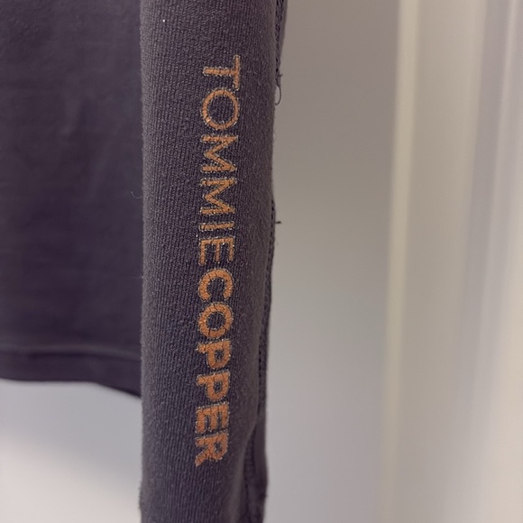 TOMMIE COPPER Women's Black Short Sleeve Top - Picture 8 of 12